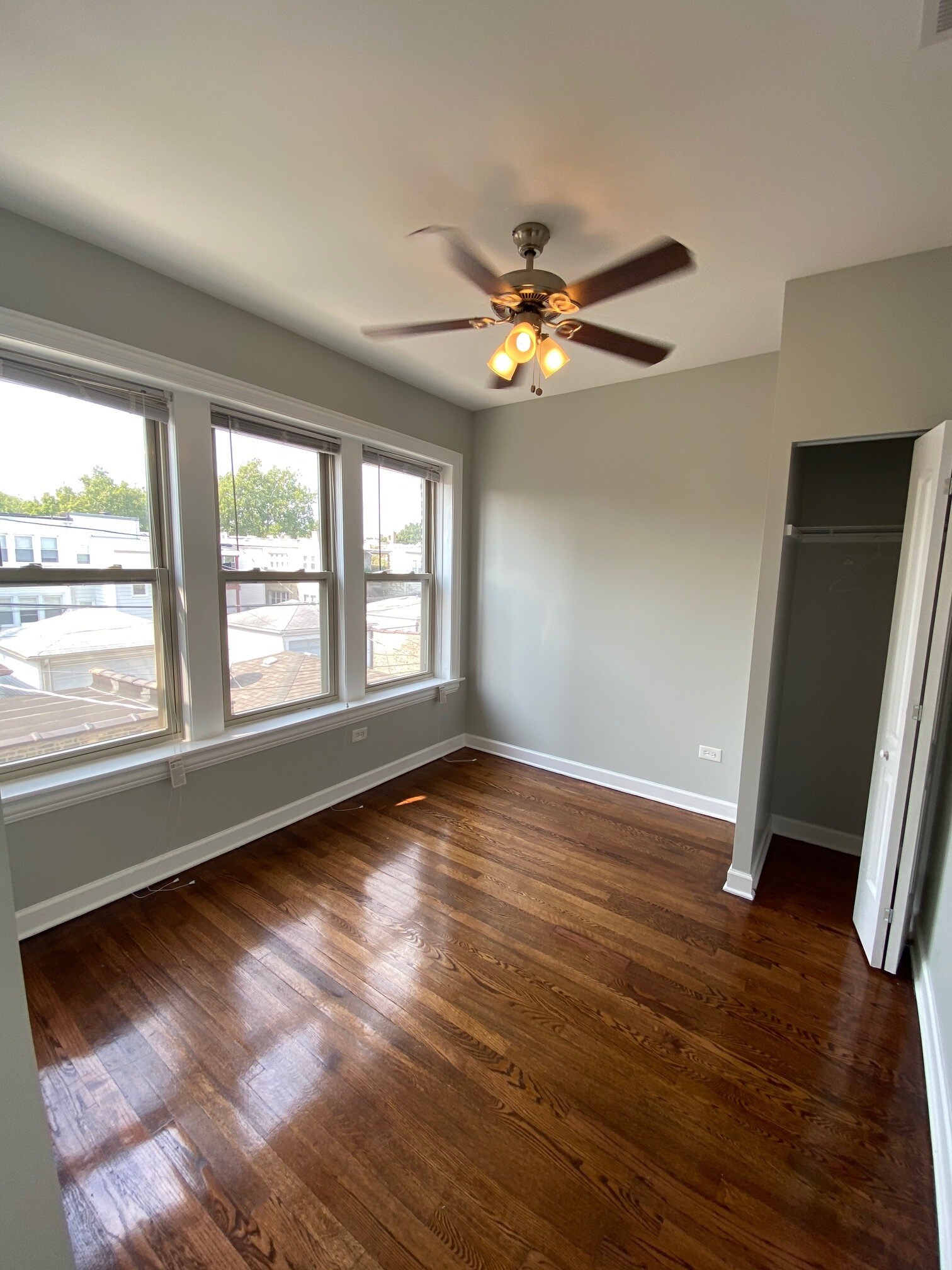 Building Photo - 5114 N Kimball Ave