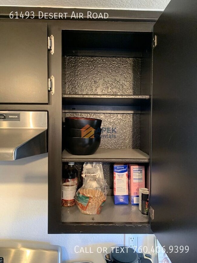 Building Photo - 61493 Desert Air Rd