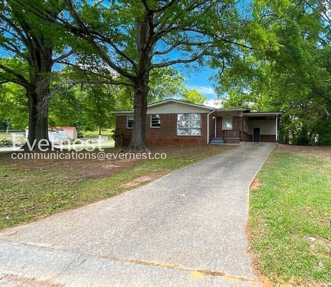 Building Photo - 224 13th Ave NE