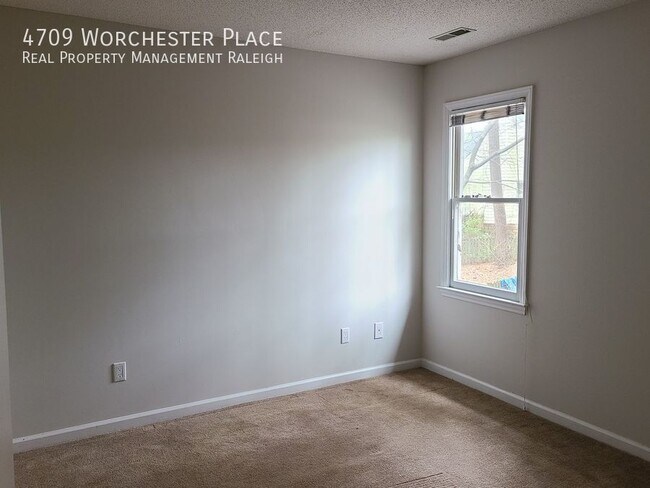 Building Photo - 4709 Worchester Pl