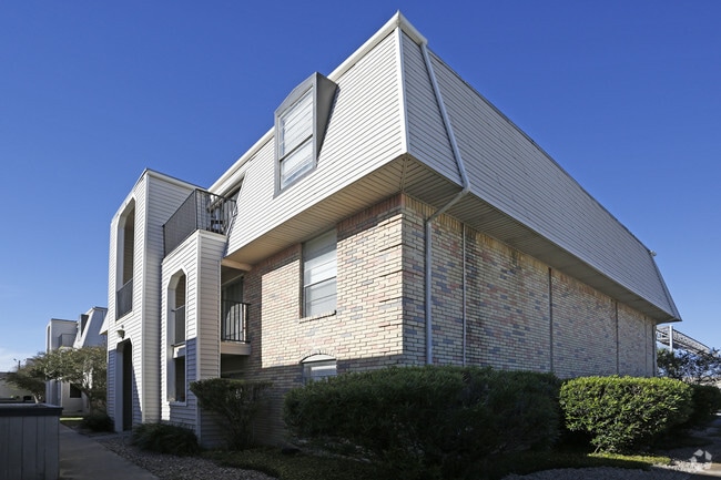 Building Photo - Armon Bay