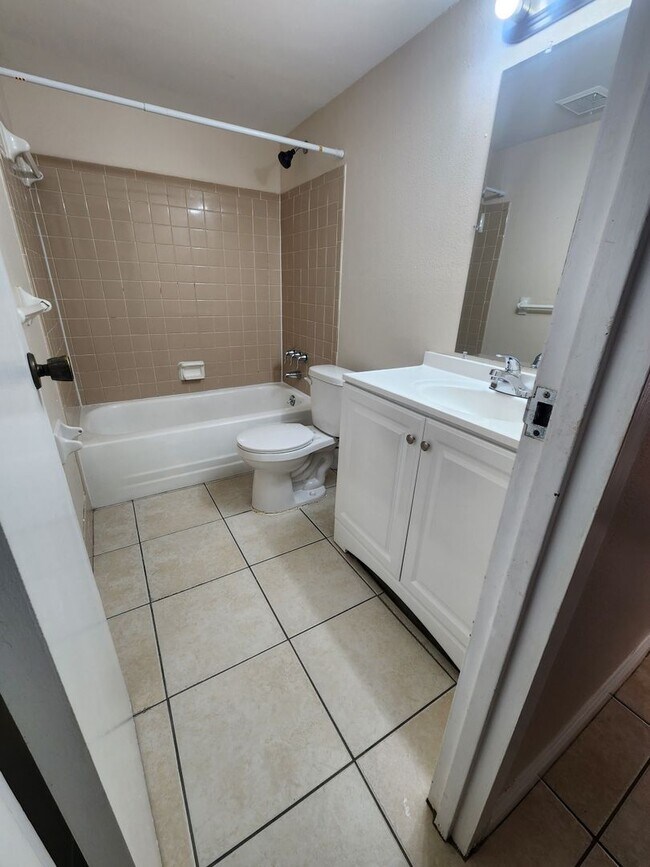 Building Photo - Prime Location for a great price!