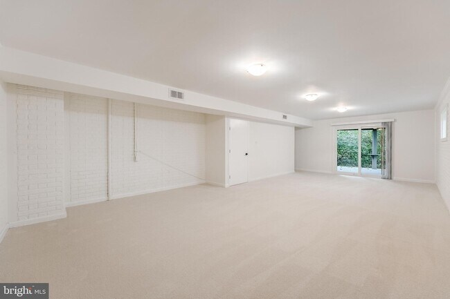 Building Photo - 11916 Moss Point Ln
