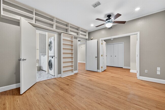 Building Photo - 4426 Basswood Ln