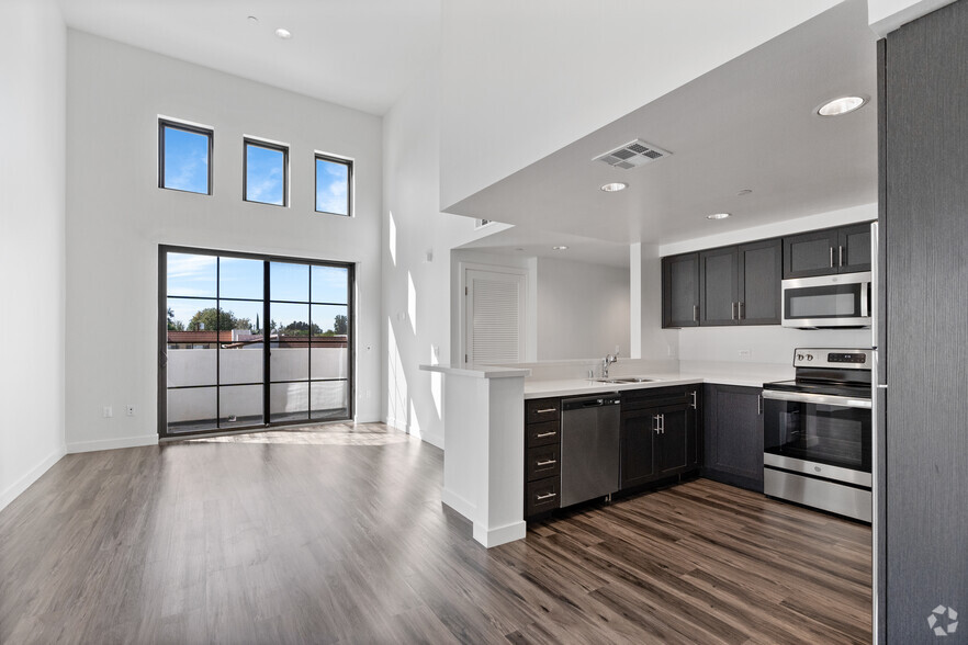 3BR, 3BA - 1,258SF - The Residences at 5020