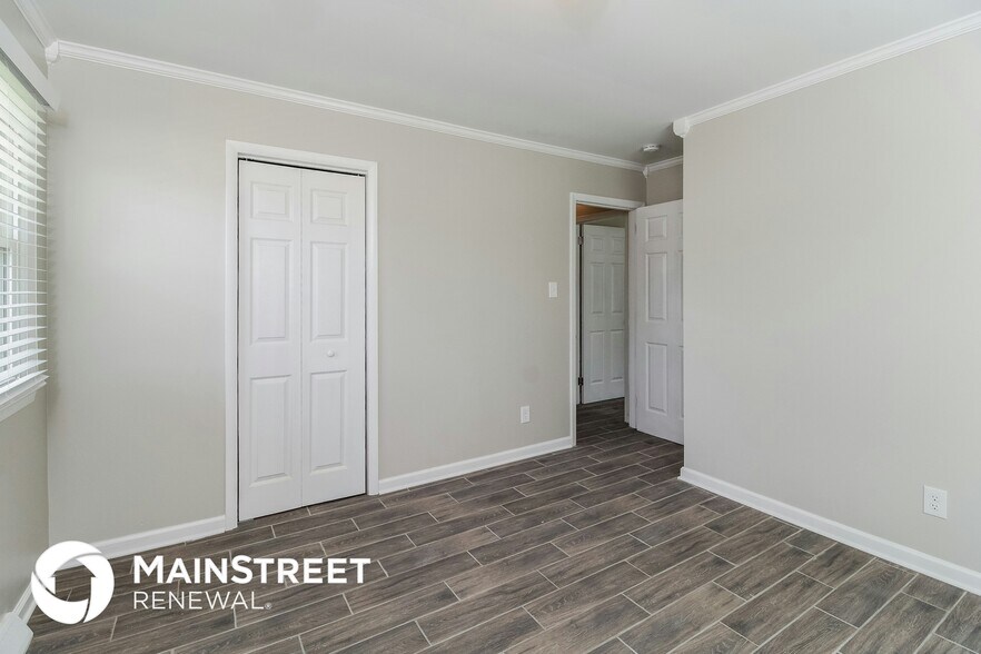 Building Photo - 3313 Woodlea Dr