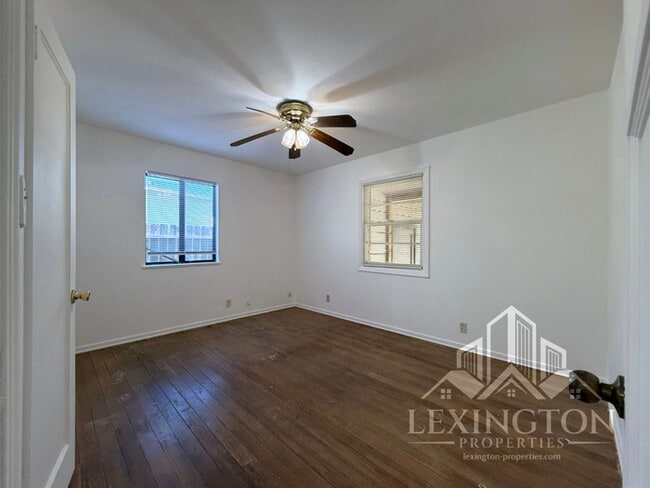 Building Photo - Beautifully Updated, Single-story, 3BD/1.5BA, Home near Tahoe Park!