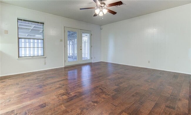 Building Photo - 8424 Jamestown Dr