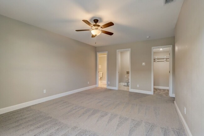 Building Photo - 5814 Sandhurst Ln