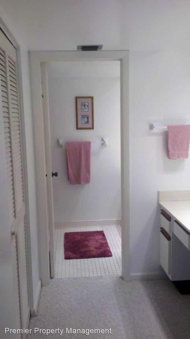 Building Photo - 500 Misty Pines Cir