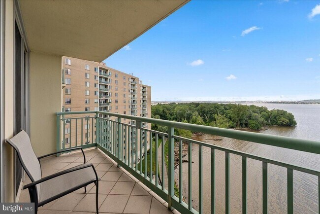 Building Photo - 501 Slaters Ln