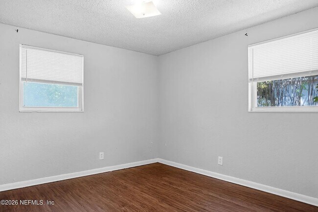 Building Photo - 5829 Ensenada Rd