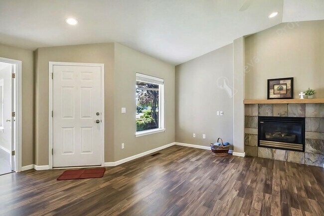 Building Photo - Comfortable Single-Level Home in NE Redmond