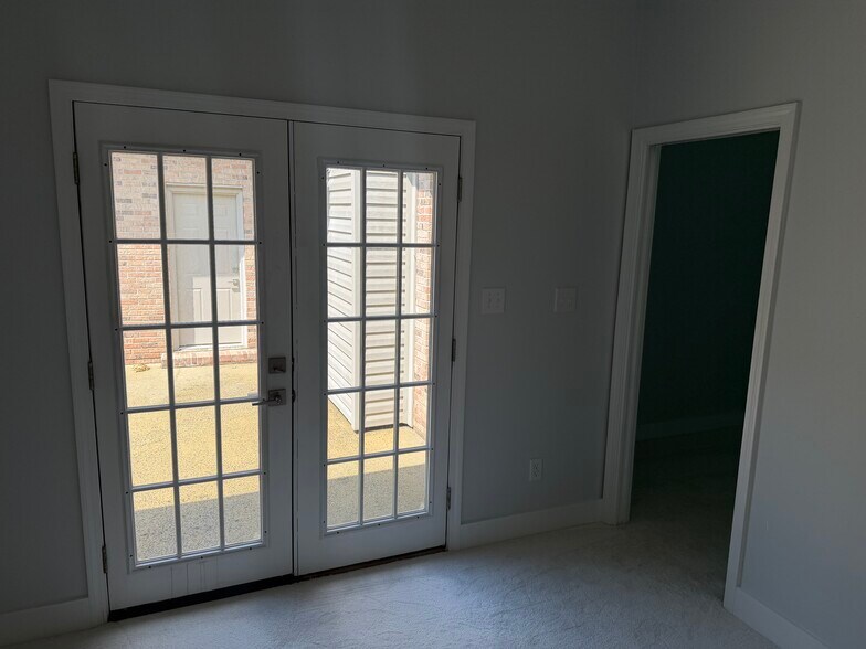 Building Photo - 107 Brookshire Ln