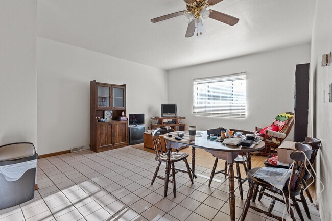 Building Photo - 569 Woodmont Ave