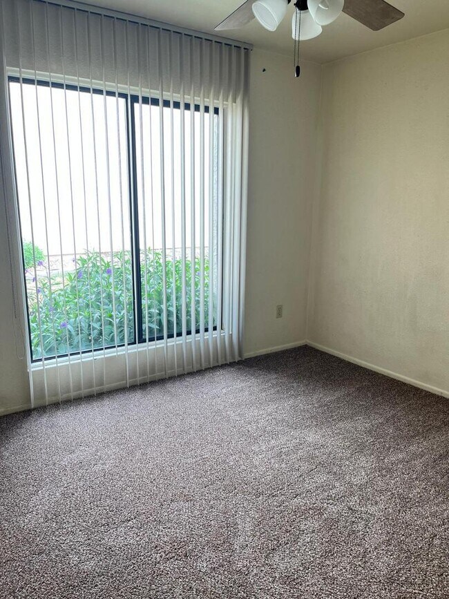 Building Photo - 3119 W Cochise Dr