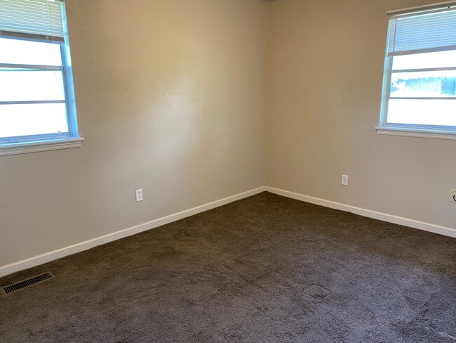 Building Photo - 4808 Sunset Terrace
