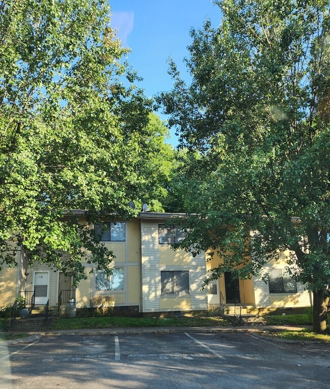 Primary Photo - 4958 Edmondson Pike