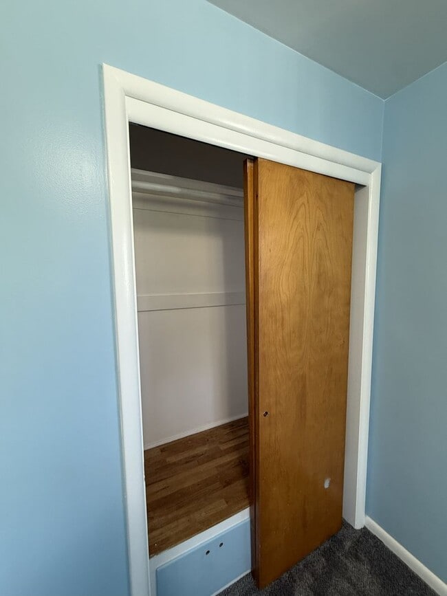 Building Photo - Cute, Comfy & Convenient — 4-Bedroom Ogden...