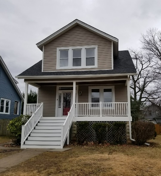 Front - 2901 Chesley Ave