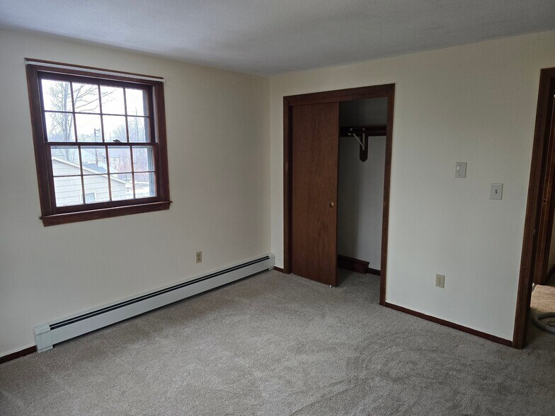 Building Photo - 64 Pershing St