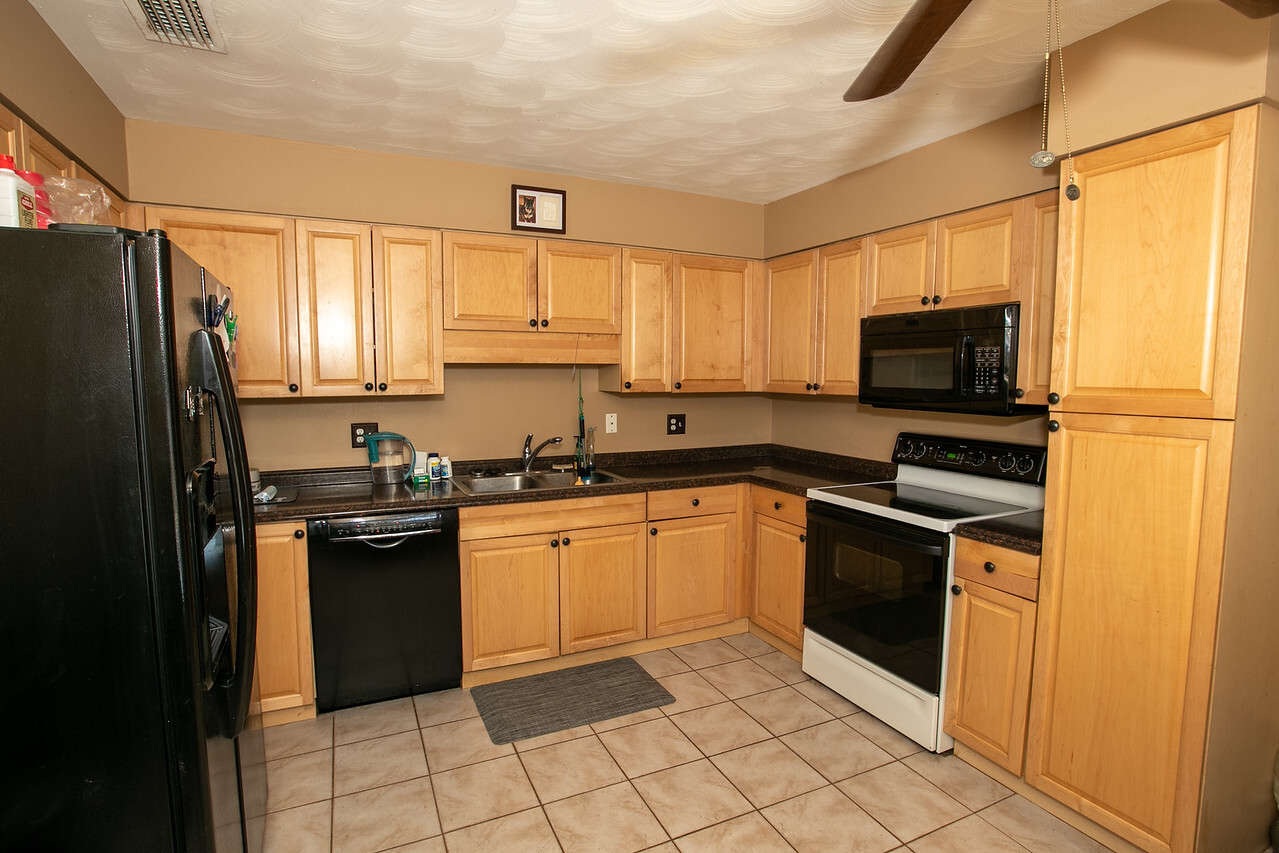 Kitchen - 4413 99th St W