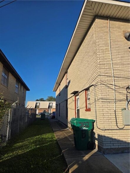 Building Photo - 2102 Euclid St