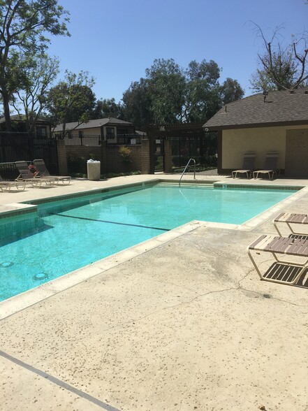 Community pool - 21616 Laurelrim Dr