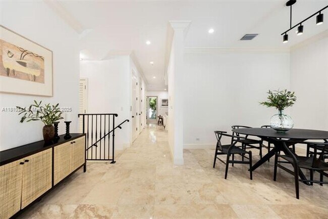 Building Photo - 7430 SW 56th Ct