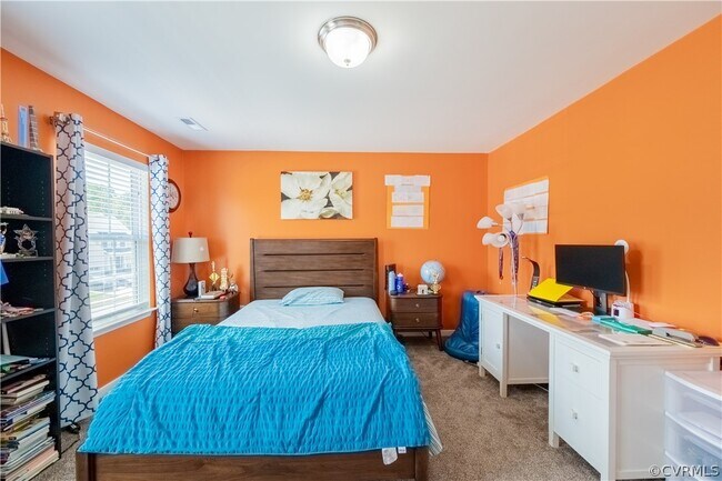 Building Photo - 9535 Thornecrest Dr