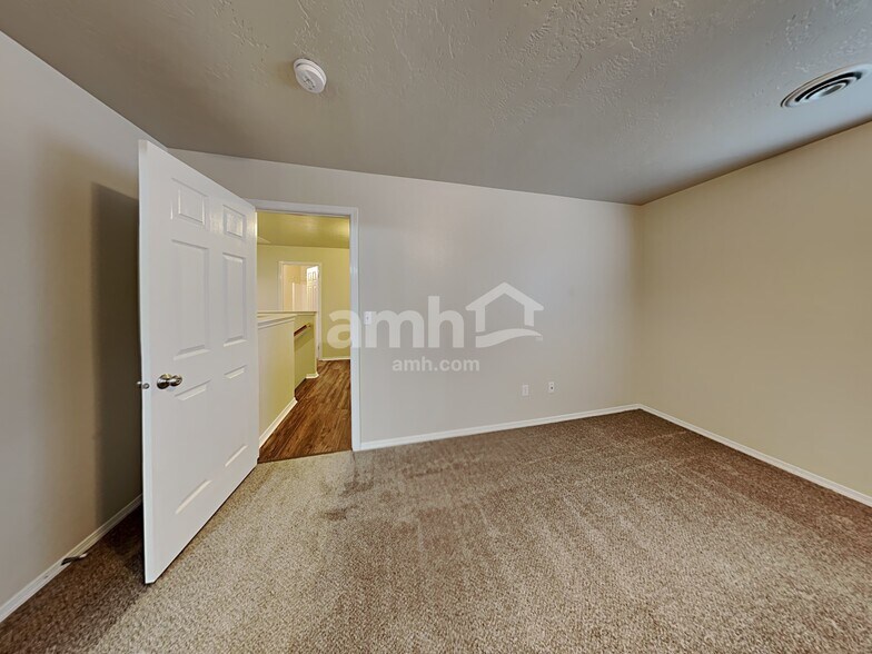 Building Photo - 220 Archer Rd