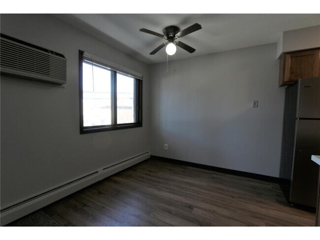 Building Photo - 3620 E 42nd St