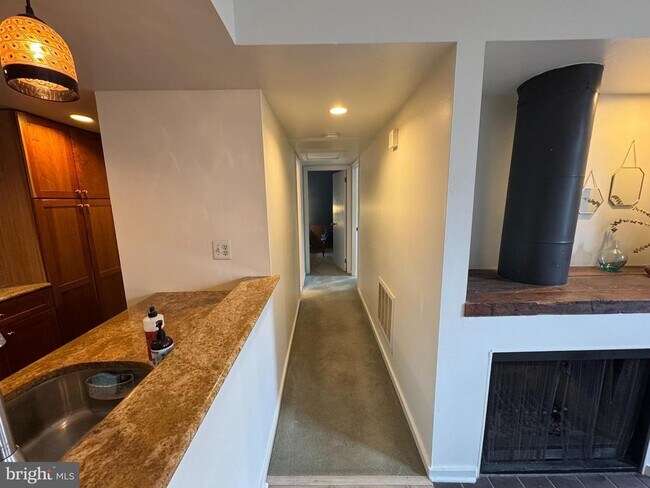 Building Photo - 746 E Passyunk Ave