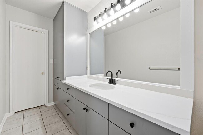 Building Photo - 2514 Howellwood Wy