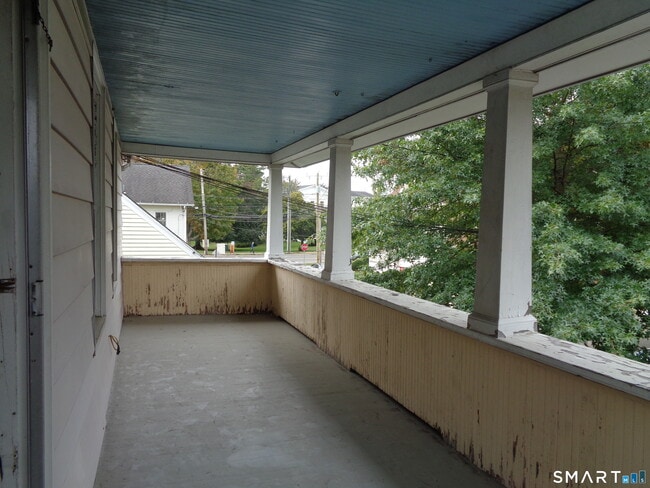 Building Photo - 15 Bradley Ave