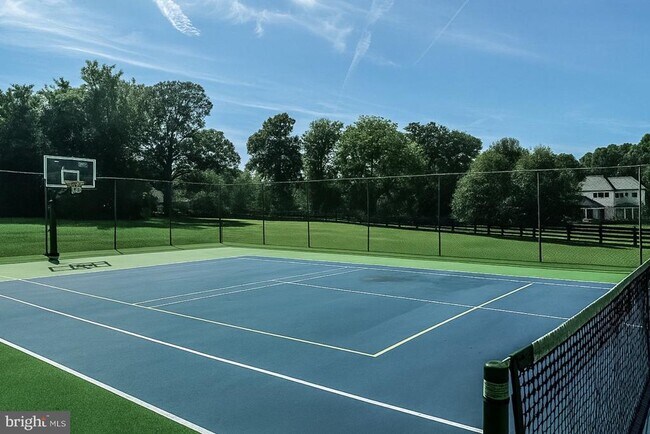 Building Photo - 10747 Riverscape Run