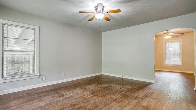 Building Photo - 410 McCarty St