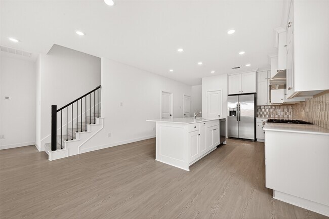 Building Photo - 31838 Blossom Ln