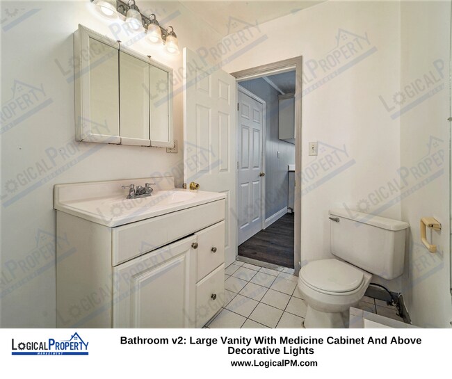 Building Photo - REMODELED 2/1 Rnch-New Floors,Frig,Cvrd Pr...