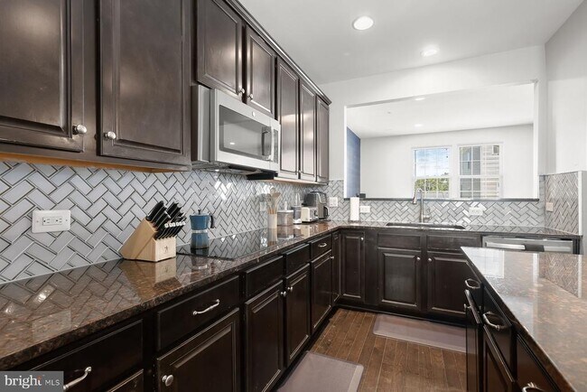 Building Photo - 9364 Paragon Way