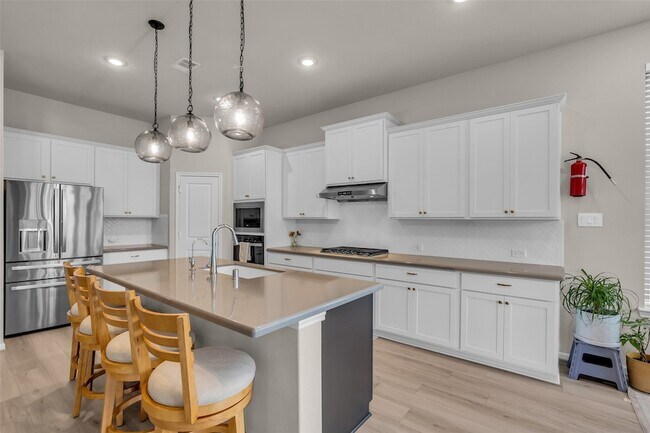 Building Photo - 32117 Magnolia River Trl