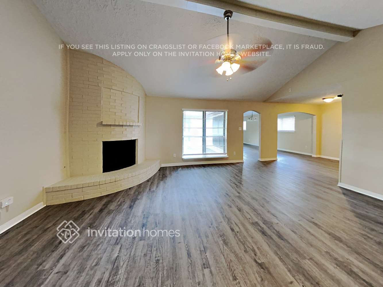 Building Photo - 1824 Meadow Creek Dr