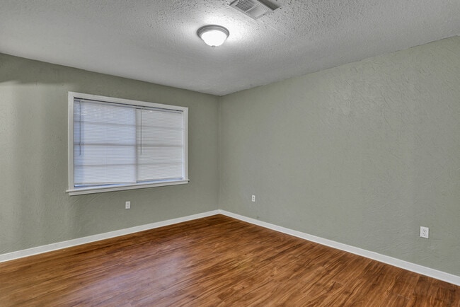 Building Photo - 355 St Joe Blvd