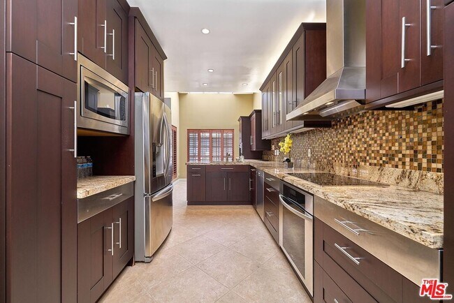 Building Photo - 13078 Mindanao Wy