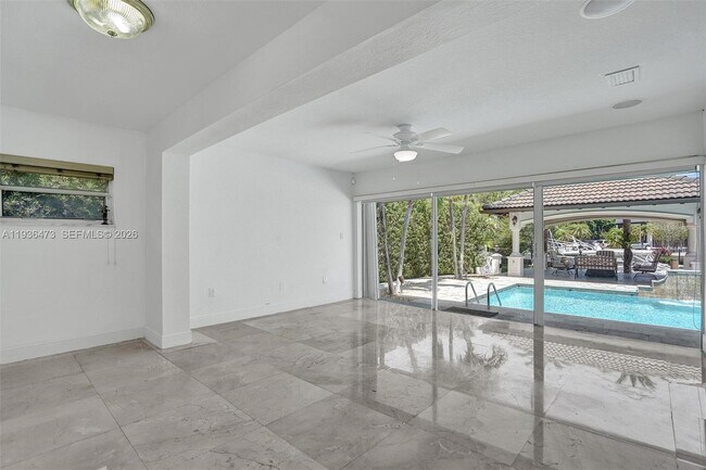 Building Photo - 13015 Biscayne Island Terrace