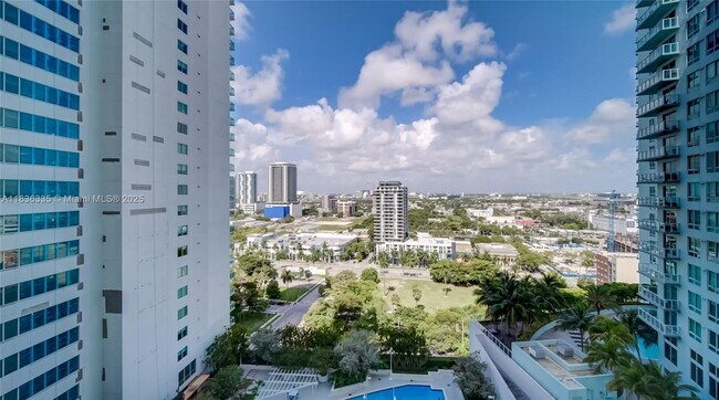 Building Photo - 1800 N Bayshore Dr