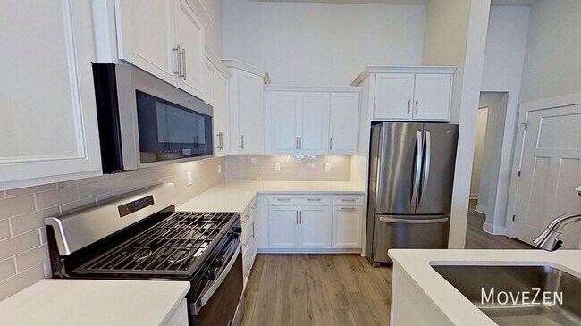 Building Photo - 210 Woodhouse Wy