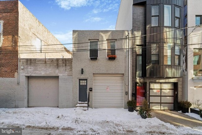 Building Photo - 1331 S Woodstock St