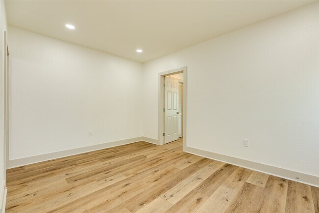 Building Photo - 2512 Avenue K