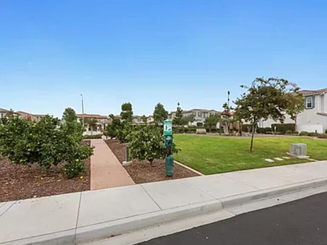 Building Photo - Beautiful, Partially Furnished Oceanside Home